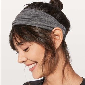 ✨Lululemon Reversible Fringe Fighter Headband✨